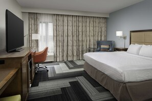 Room, 1 King Bed, Accessible, Non Smoking | Blackout drapes, iron/ironing board, free WiFi, bed sheets - Hampton Inn Pittsburgh/Monroeville (Monroeville)