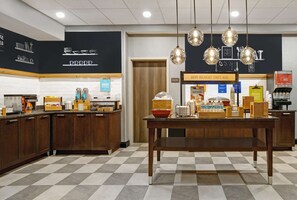 Free daily buffet breakfast - Hampton Inn Greenville I-385 - Woodruff Rd. (Greenville)