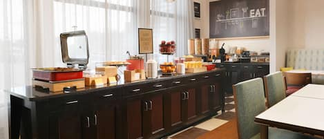 Gratis frukostbuffé varje dag