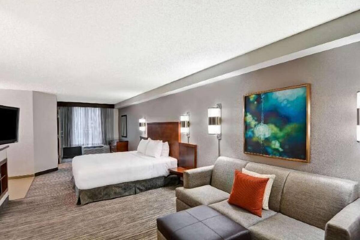 Desk, iron/ironing board, free cots/infant beds, free WiFi