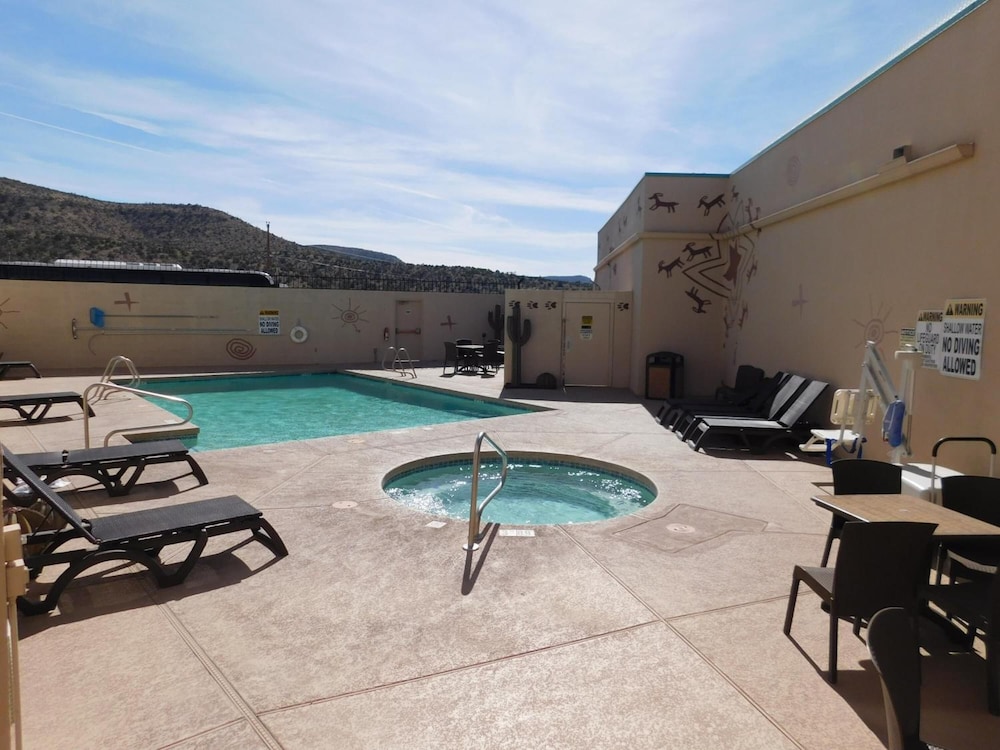 Hualapai Lodge by null