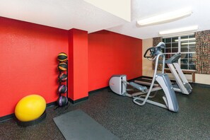 Fitness facility - Days Inn & Suites by Wyndham Tucker/Northlake (Tucker)