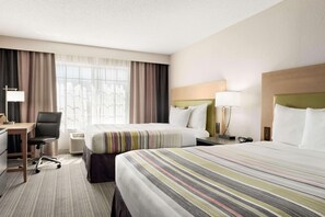 Kamar, 2 Tempat Tidur Queen, Bebas Asap Rokok | 1 kamar tidur, seprai premium, selimut bulu angsa, dan meja kerja