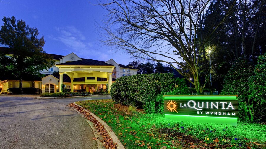 La Quinta Inn & Suites by Wyndham Raleigh Crabtree