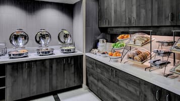 Free daily continental breakfast