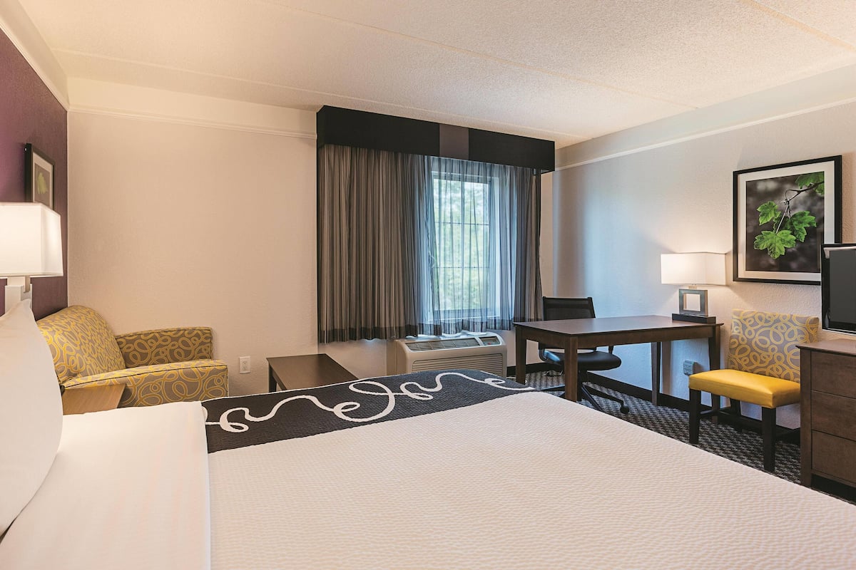 Room, 1 King Bed, Accessible, Non Smoking | Premium bedding, desk, laptop workspace, iron/ironing board