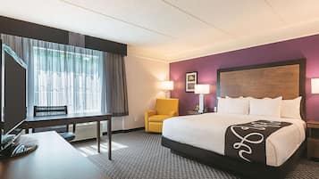 Room, 1 King Bed, Non Smoking | Premium bedding, desk, laptop workspace, iron/ironing board