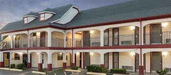 Travelodge Inn & Suites by Wyndham Norman