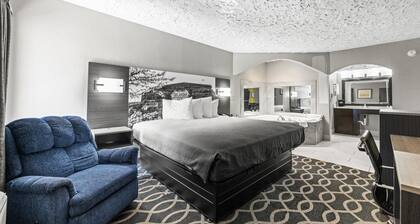 Super 8 by Wyndham Noman West
