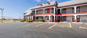 Super 8 by Wyndham Noman West