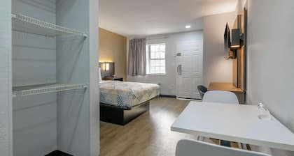 Studio 6 Columbus, GA – Columbus Airport