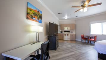 Surmatelas, rideaux occultants, fer et planche Ă repasser, Wi-Fi gratuit