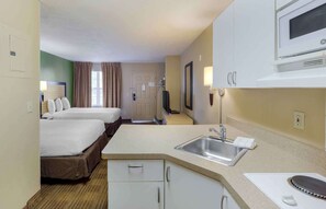 Studio, 2 Double Beds, Non Smoking | Private kitchen