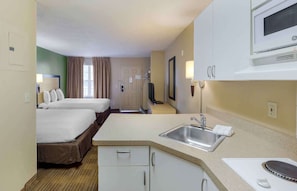 Studio, 2 Double Beds, Non Smoking | Private kitchen
