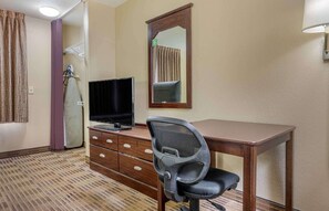 Suite Studio, 1 très grand lit, non-fumeurs, réfrigérateur et four à micro-ondes | Bureau, espace de travail pour ordinateur portable