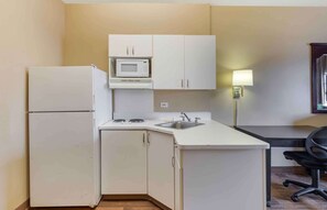 Studio, 1 Queen Bed, Non Smoking | Private kitchen | Fridge, microwave, stovetop, coffee/tea maker
