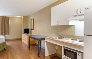 Fridge, microwave, stovetop, dishwasher - Extended Stay America Select Suites - Atlanta - Duluth (Duluth)
