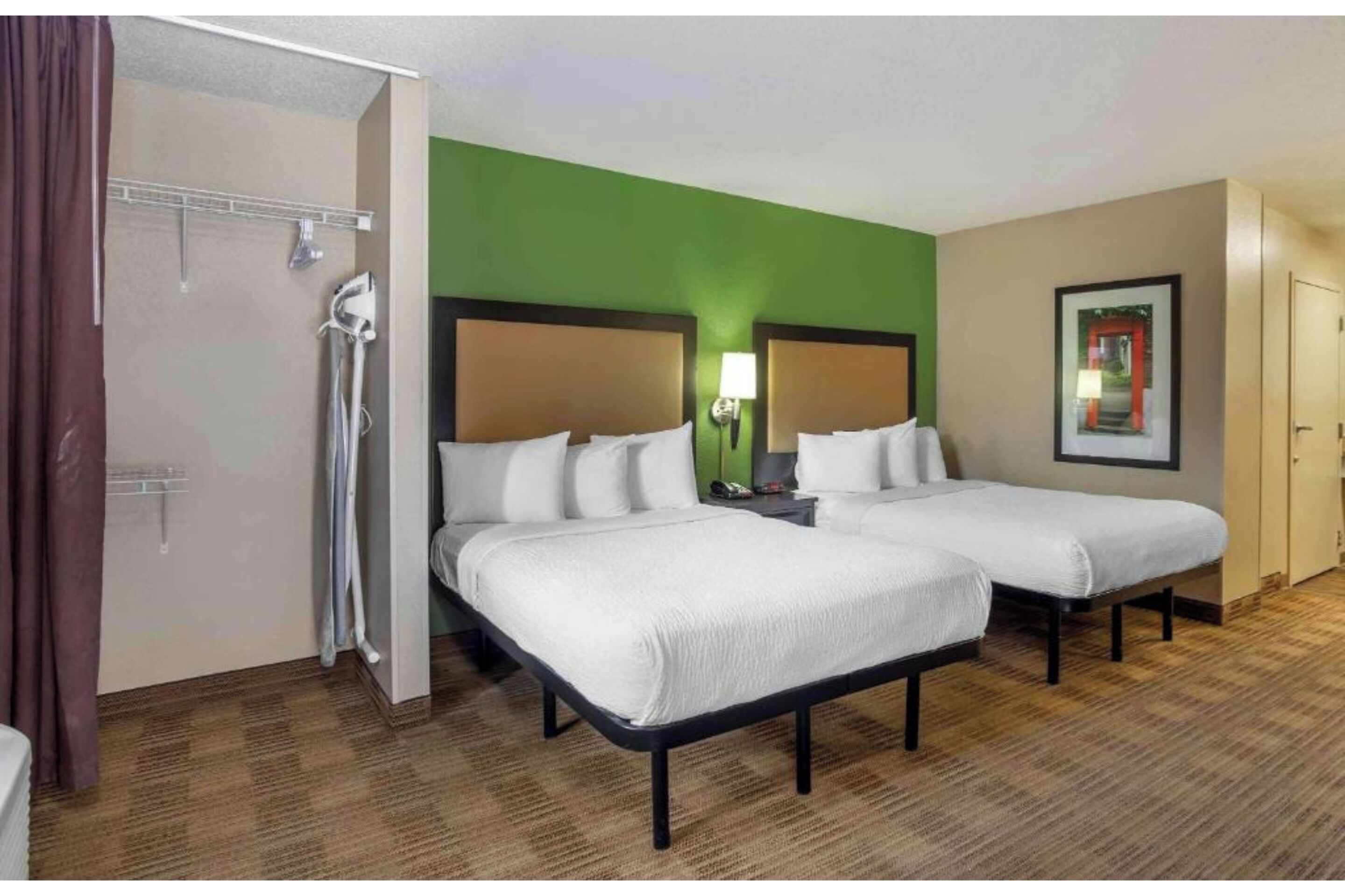 Desk, free WiFi, bed sheets