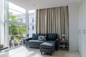 Blackout curtains, iron/ironing board, wheelchair access