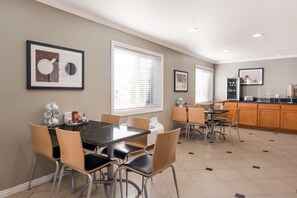 Free daily buffet breakfast