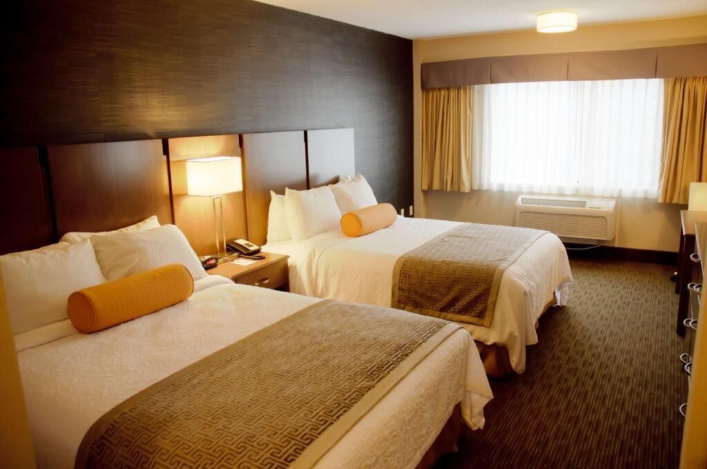 مكتب ومكواة/لوح كي وأسرّة أطفال/رضّع وأسرّة قابلة للطي