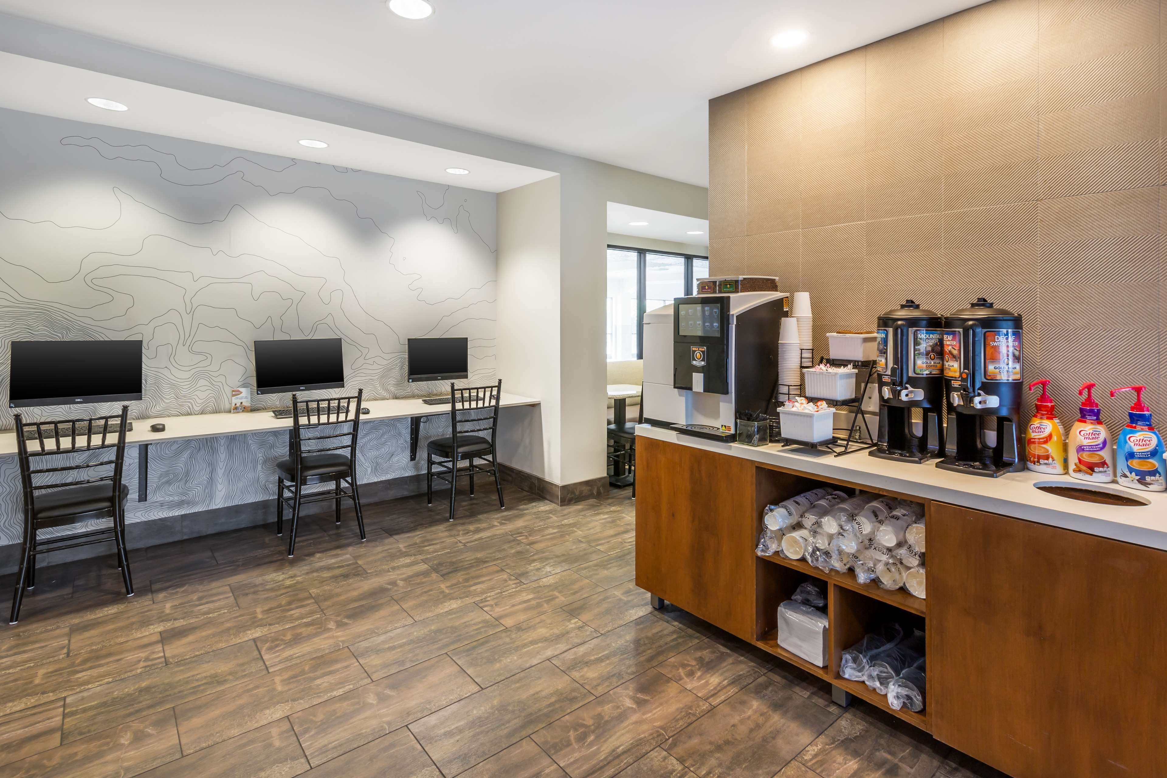 free daily full breakfast