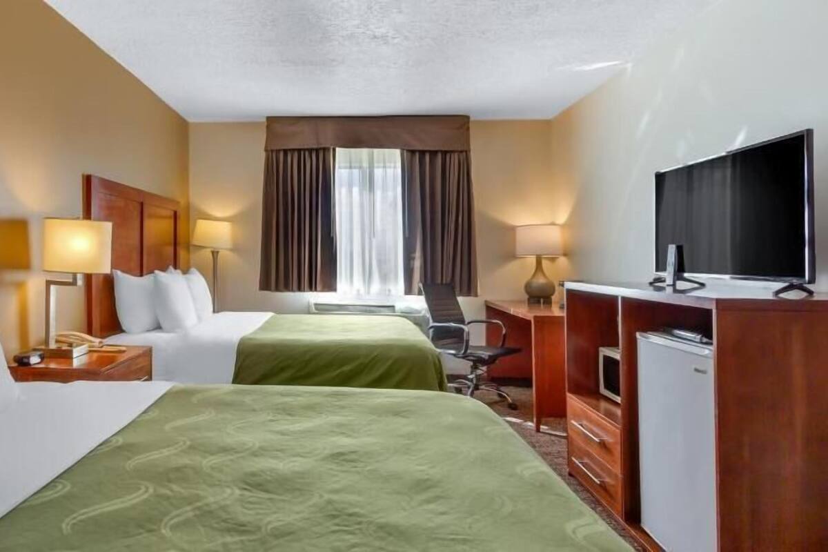 Desk, iron/ironing board, free WiFi, bed sheets