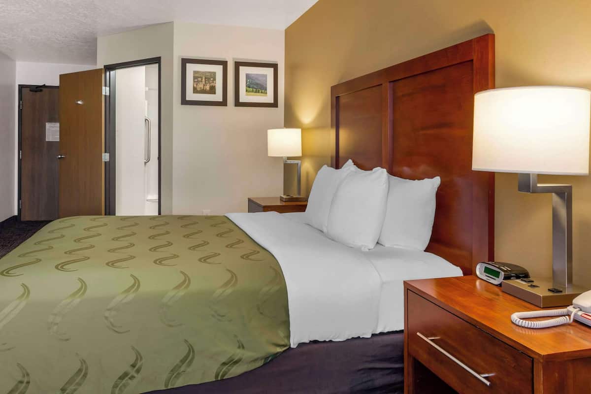 Schreibtisch, Bügeleisen/Bügelbrett, kostenloses WLAN, Bettwäsche