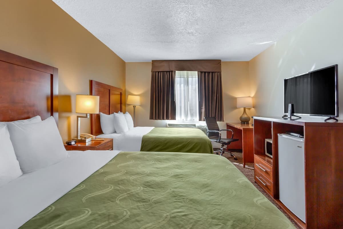 Desk, iron/ironing board, free WiFi, bed sheets