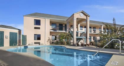 Days Inn By Wyndham Lexington/Columbia