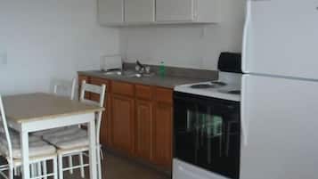 Réfrigérateur, micro-ondes