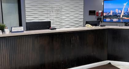 Travelodge by Wyndham St. Louis