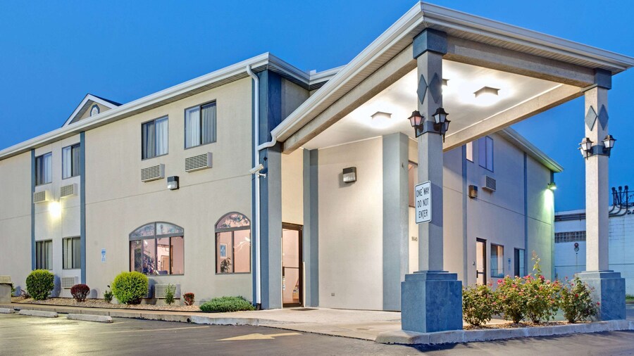 Travelodge by Wyndham St. Louis