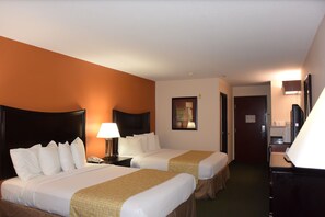 Habitación, 2 camas Queen size, con acceso para personas discapacitadas (Pet-Friendly, Mobility) | Escritorio, tabla de planchar con plancha y cunas gratuitas 