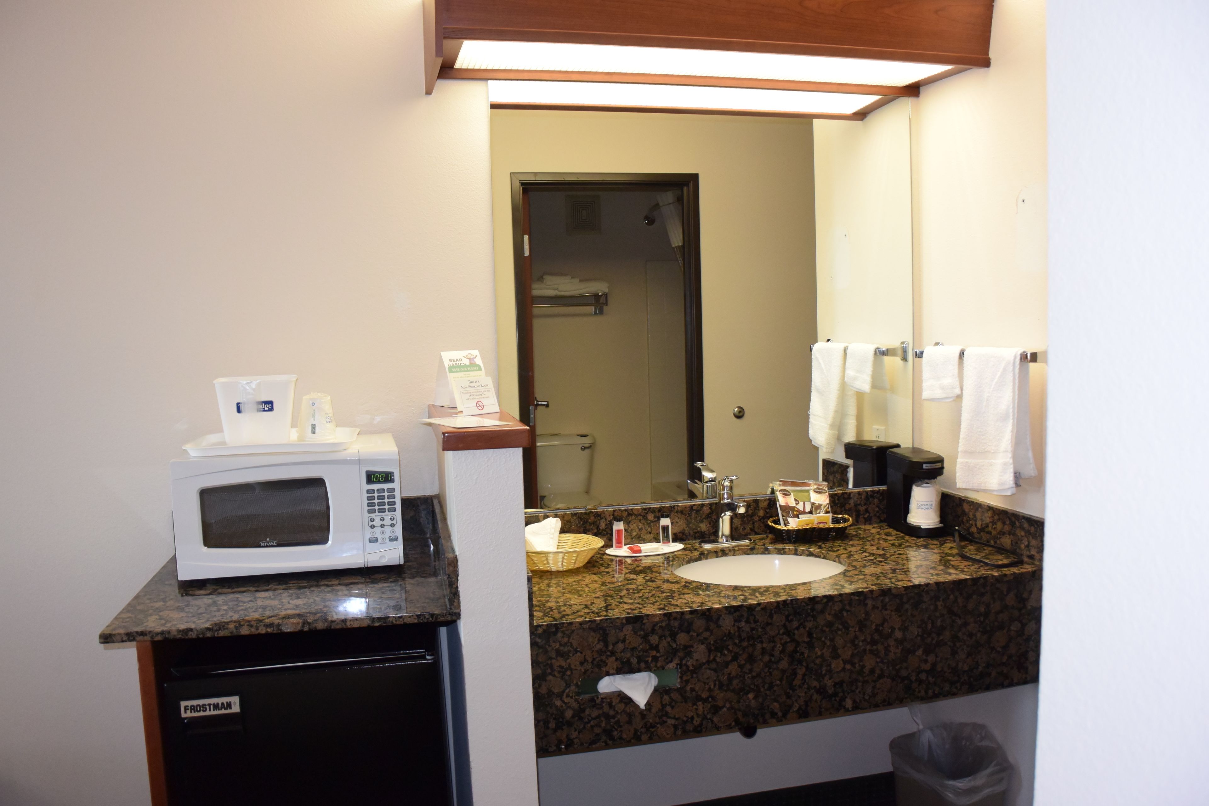 desk, iron/ironing board, free cots/infant beds, rollaway beds