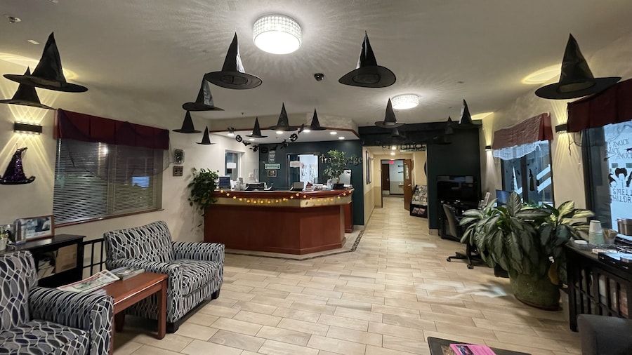 Travelodge Suites by Wyndham Newberg