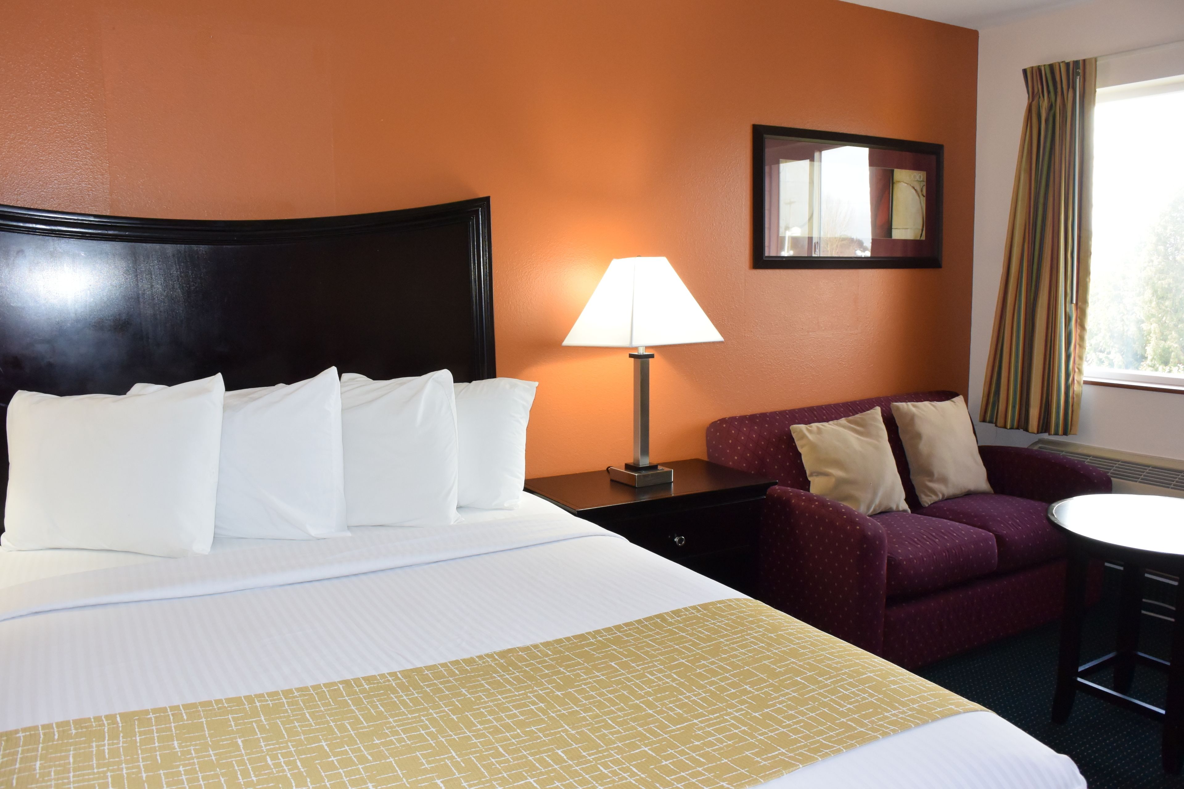 standard room, 1 king bed | desk, iron/ironing board, free cots/infant beds, rollaway beds