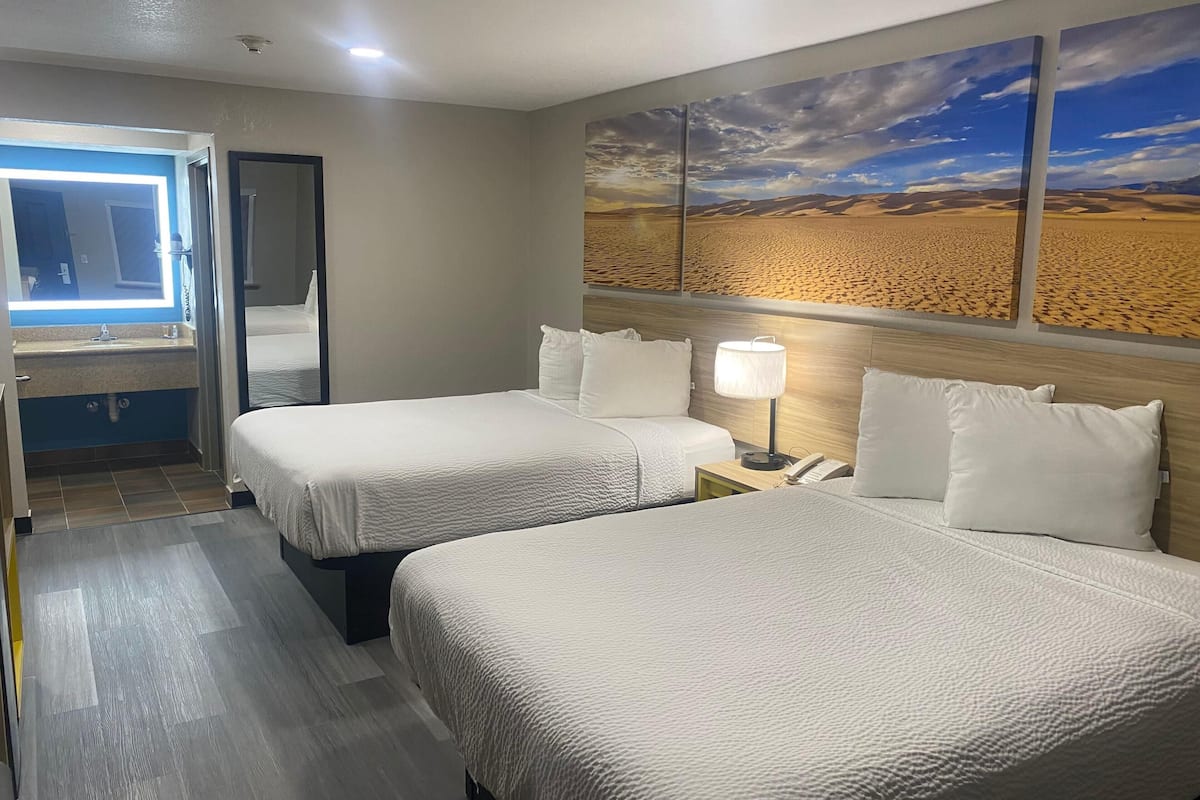 Room, 2 Queen Beds, Non Smoking