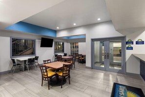 Lobby - Days Inn by Wyndham El Paso West (El Paso)