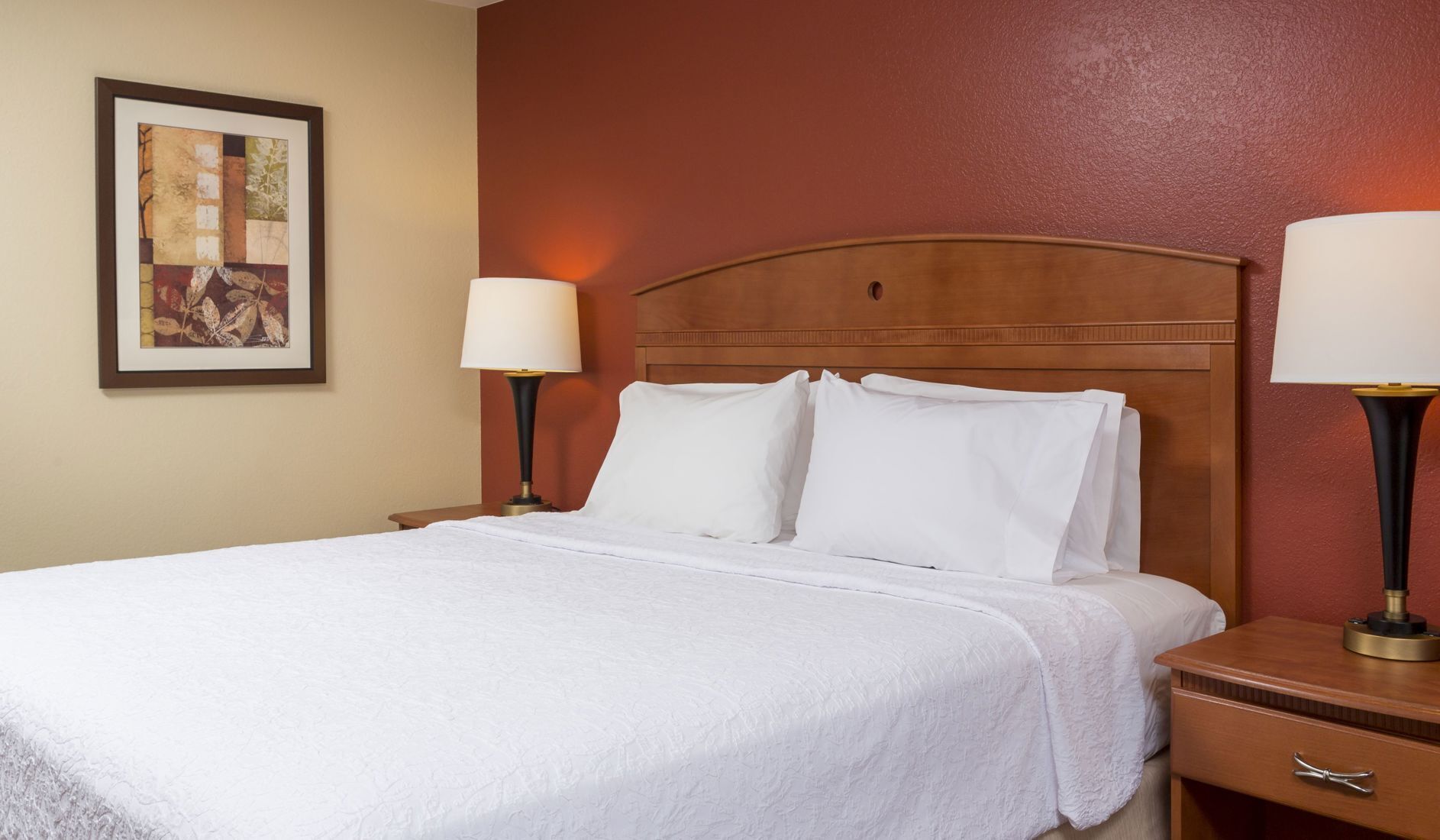 Premium bedding, in-room safe, desk, iron/ironing board
