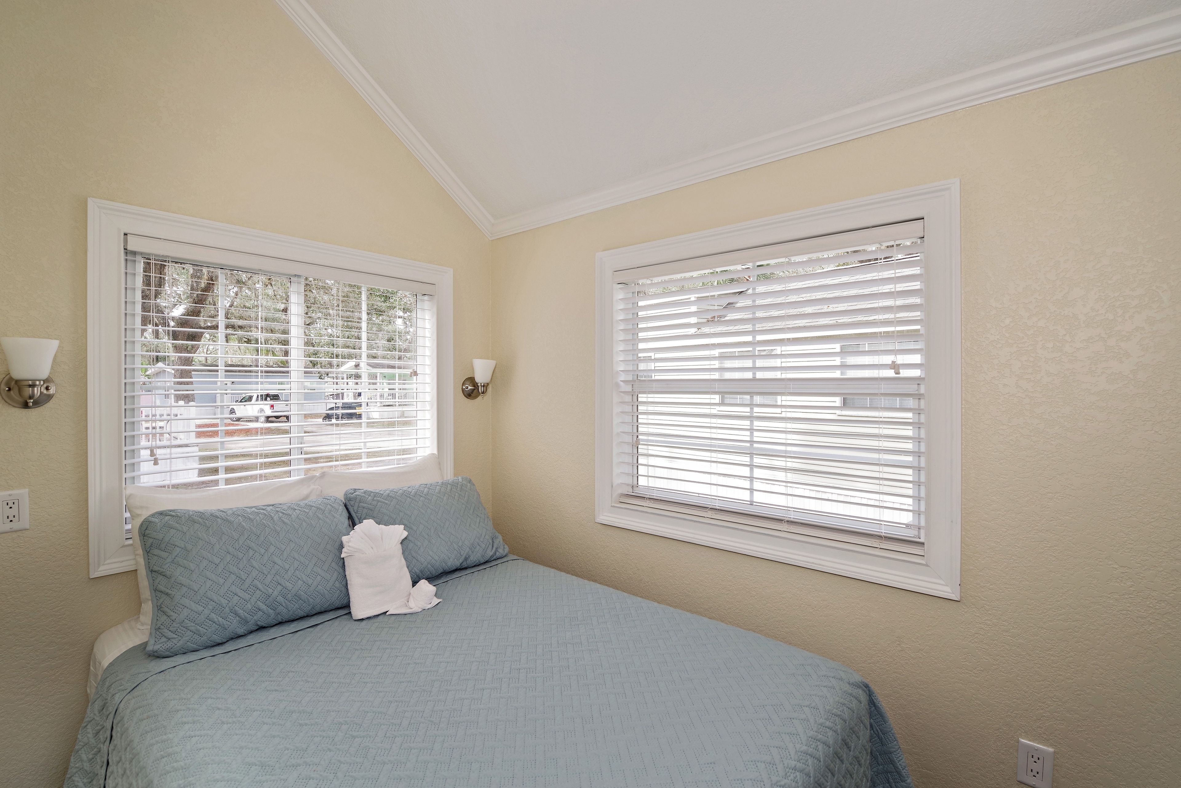 free wifi, bed sheets, alarm clocks