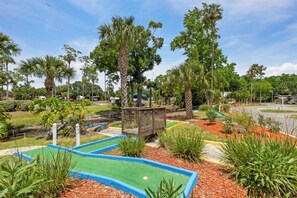 Mini-golf