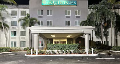 La Quinta Inn & Suites by Wyndham Sawgrass
