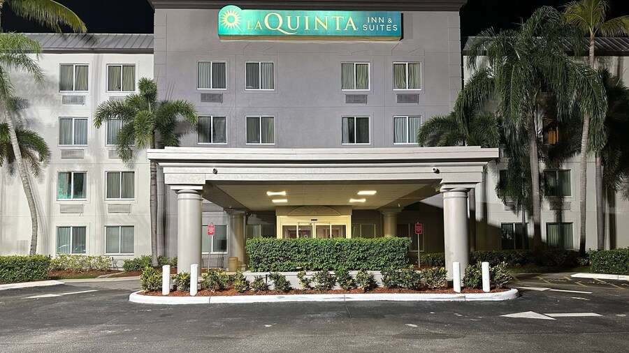 La Quinta Inn & Suites by Wyndham Sawgrass