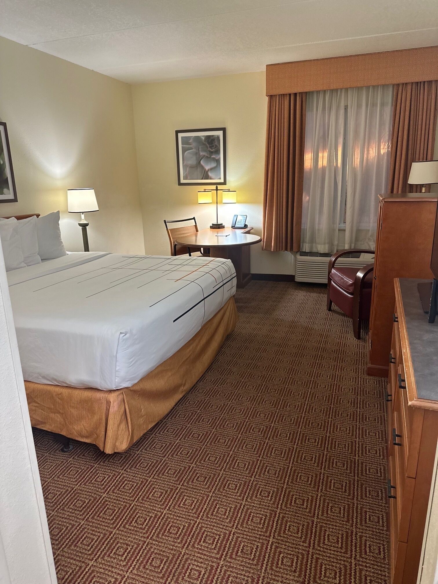Photo - La Quinta Inn & Suites by Wyndham Sawgrass