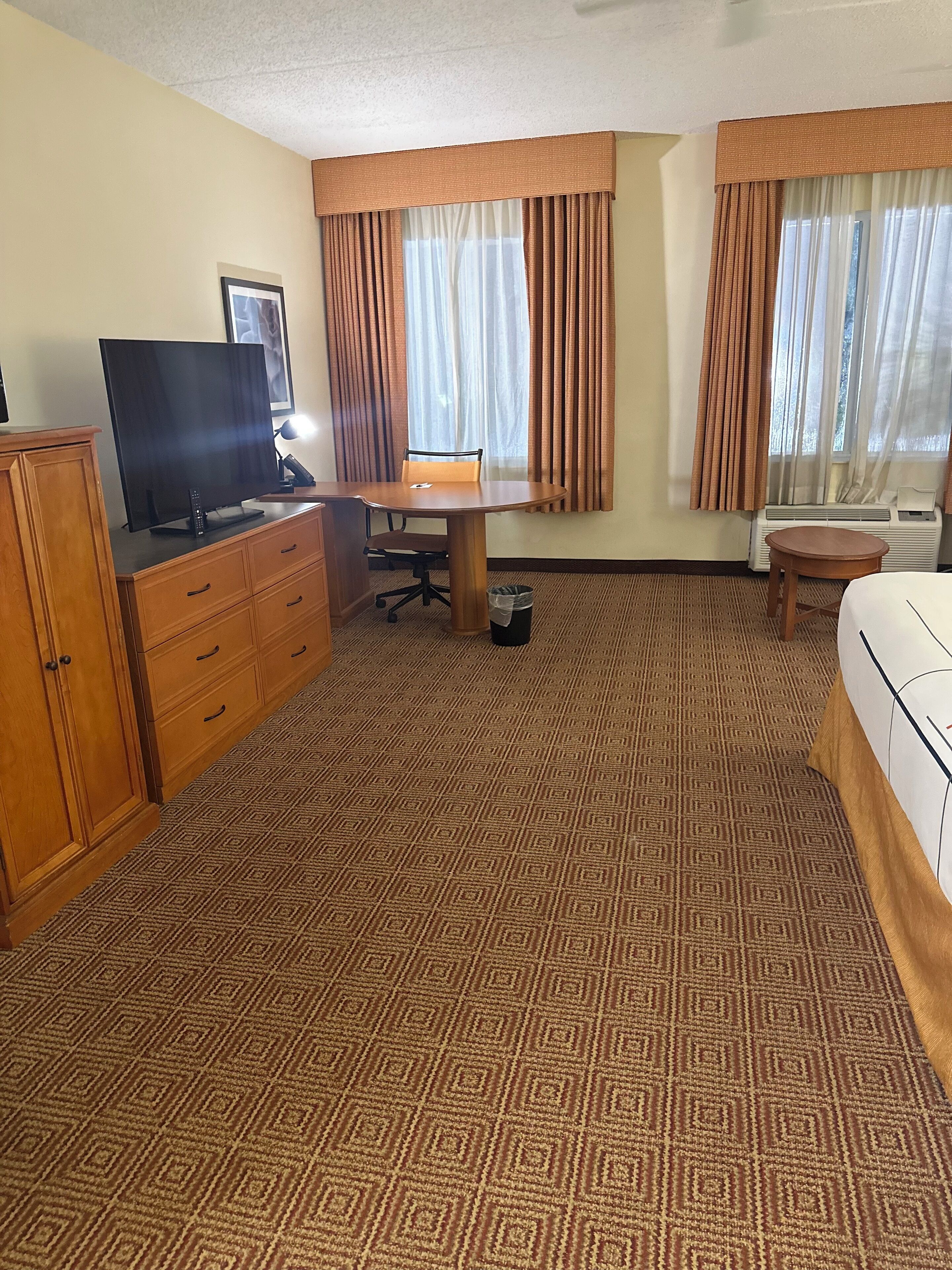 Photo - La Quinta Inn & Suites by Wyndham Sawgrass