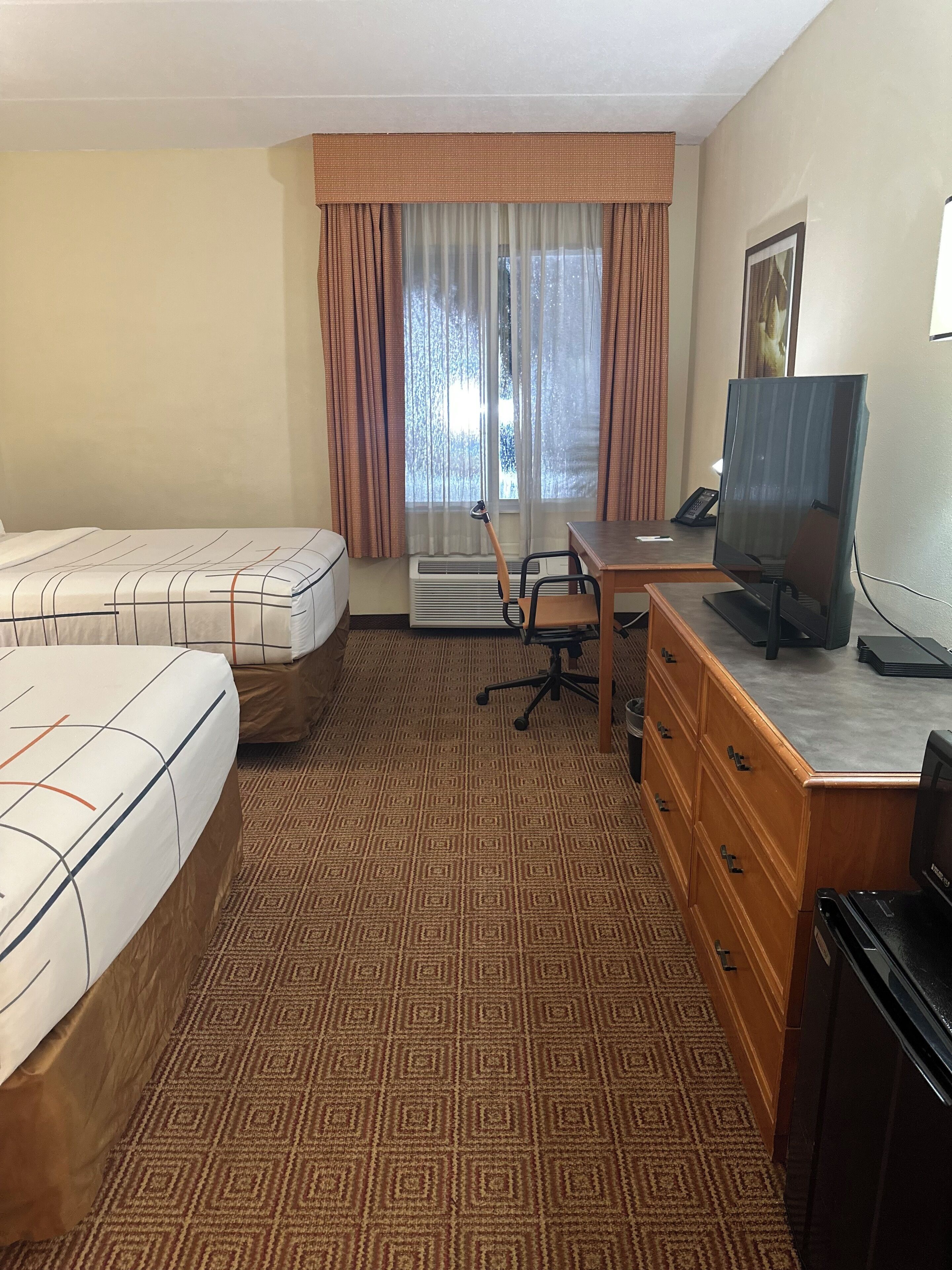 Photo - La Quinta Inn & Suites by Wyndham Sawgrass