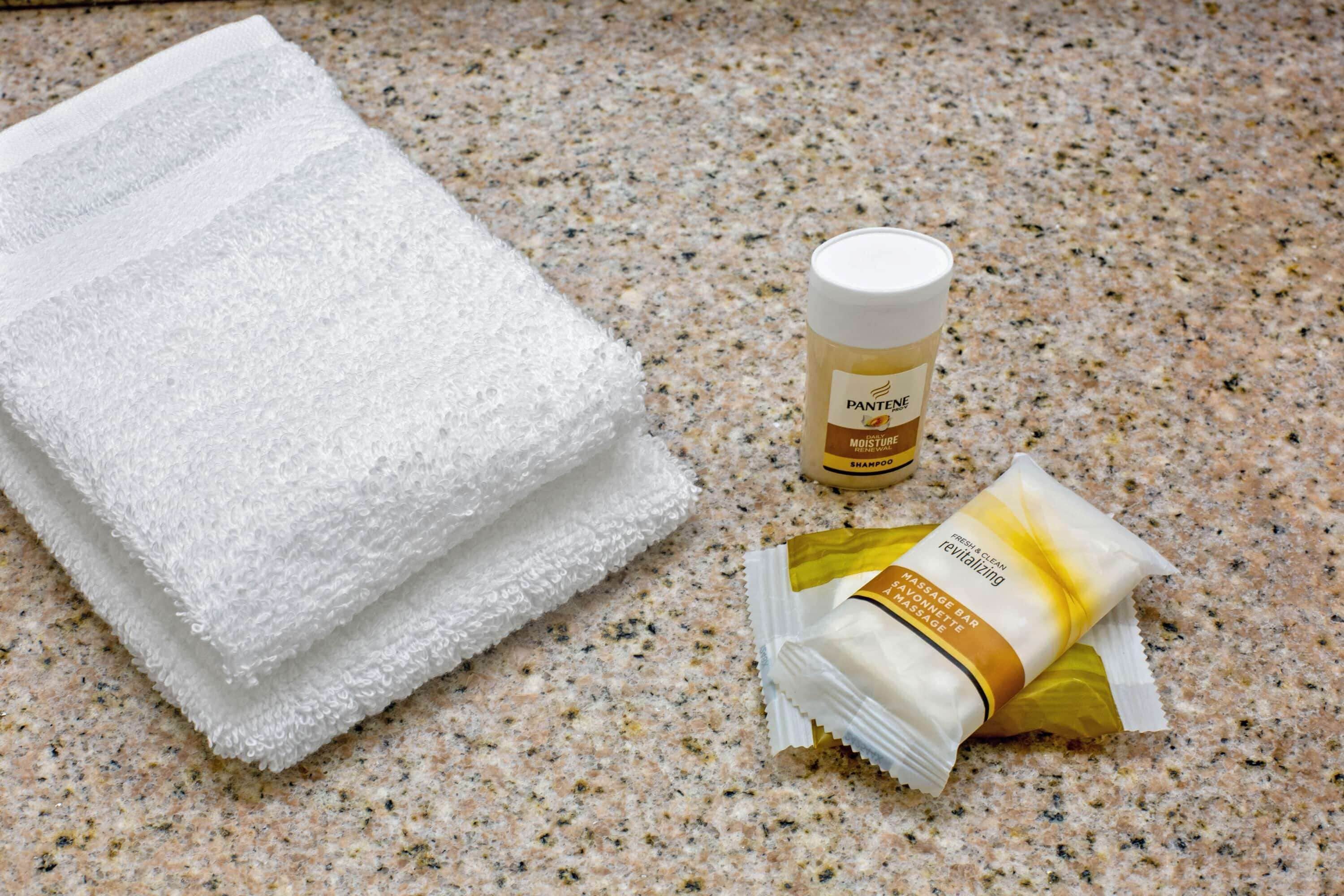 Photo - La Quinta Inn & Suites by Wyndham Sawgrass