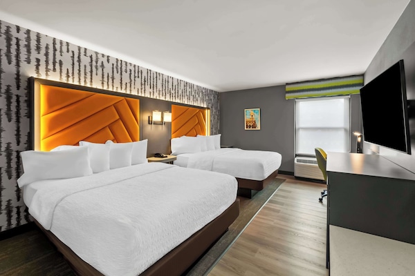 In-room safe, desk, laptop workspace, iron/ironing board