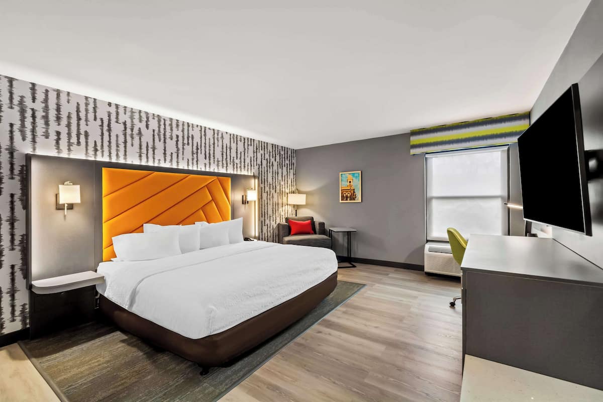 in-room safe, desk, laptop workspace, iron/ironing board